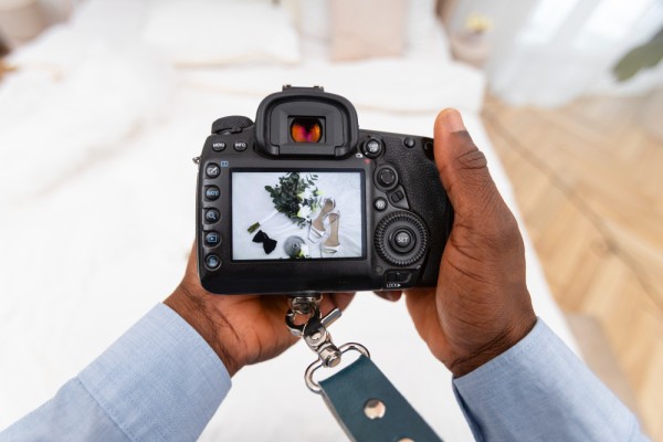 Derrière les caméras : Comment se prépare un tournage professionnel ?